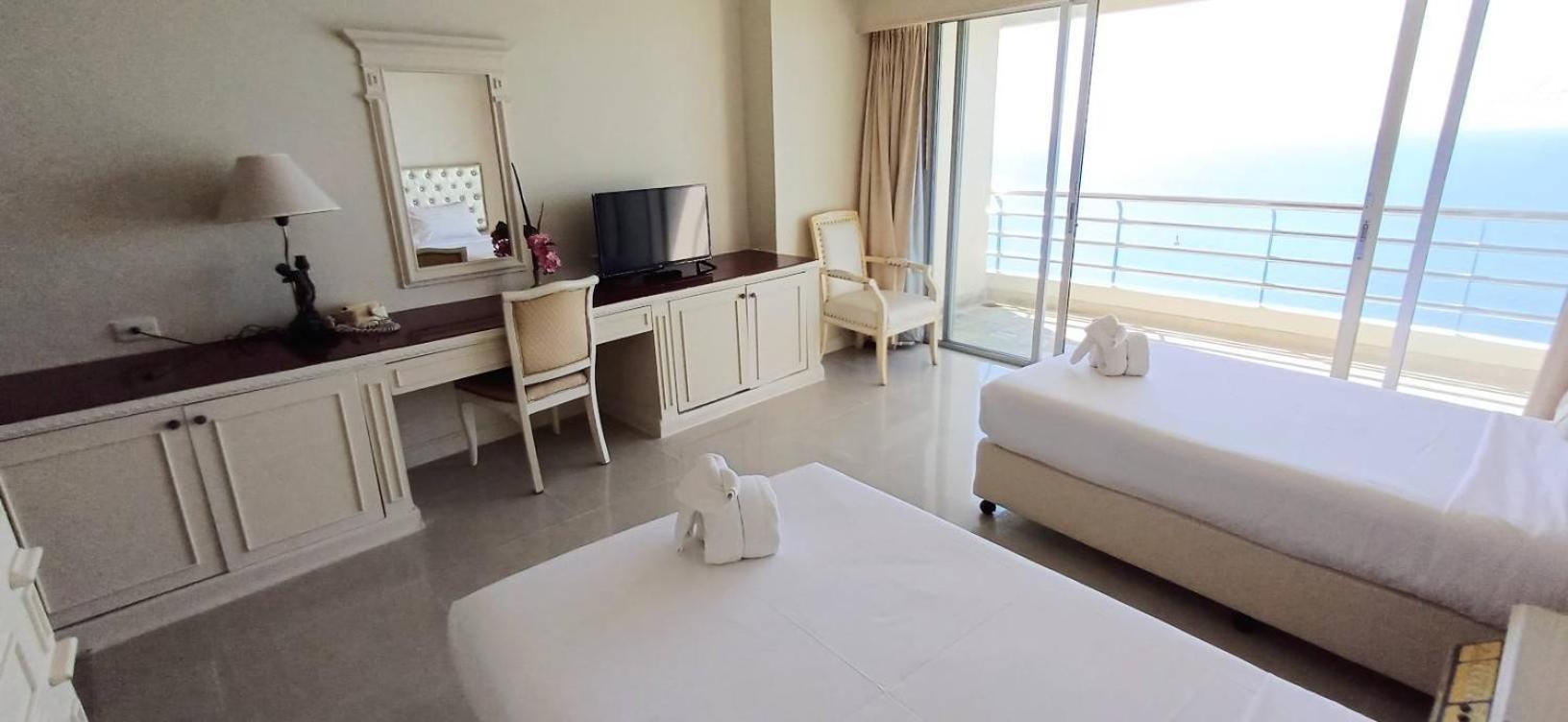 Adriatic Palace Hotel Pattaya Exterior photo