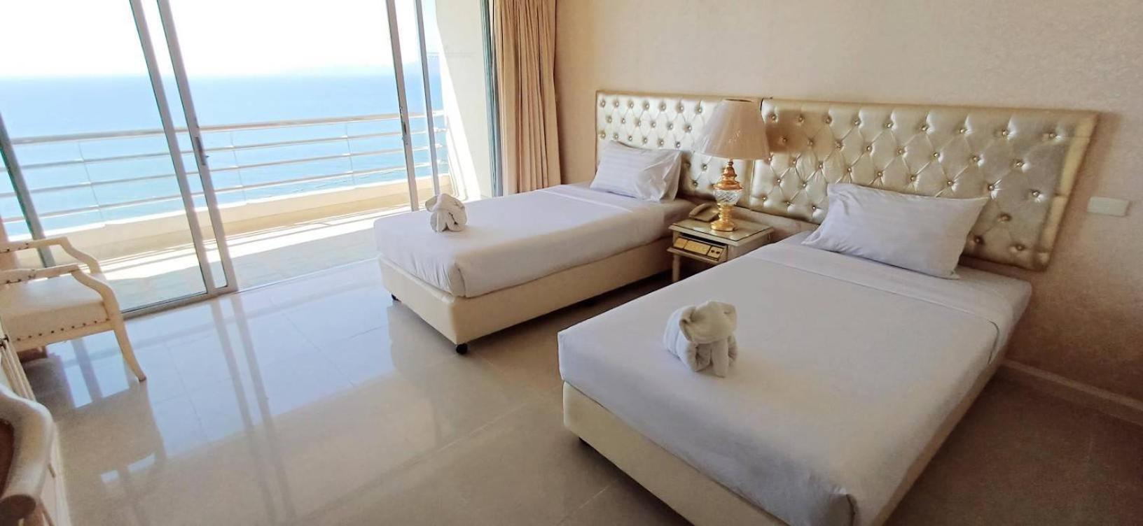 Adriatic Palace Hotel Pattaya Exterior photo